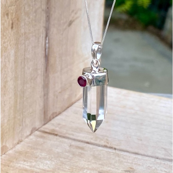White Quartz & Garnet Necklace - Picture 4 of 16